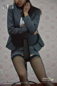 Elegant Office Style: IESS Sixiangjia 006 Featuring Model Qiuqiu in Classic Black Silk and Garter Sets - image 50