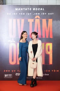 Red Carpet Glamour: Misthy, Thanh Huong, and Diem Hang Shine at Star-Studded Event - image 2