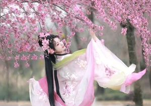 Artistic Portrait Photography: YiTuYu Art Language Vol.6626 Featuring Qian Yue - image 1