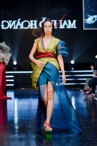 Innovative Student Fashion: A Visual Feast from the Hanoi University of Architecture Design Showcase - image 7