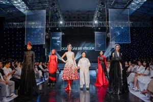 Innovative Student Fashion: A Visual Feast from the Hanoi University of Architecture Design Showcase - image 17
