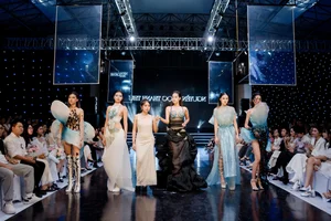 Innovative Student Fashion: A Visual Feast from the Hanoi University of Architecture Design Showcase - image 8