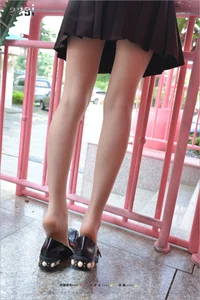 Model Jia Jia Presents Poetry and Distance Fashion Series - image 22