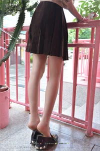 Model Jia Jia Presents Poetry and Distance Fashion Series - image 7