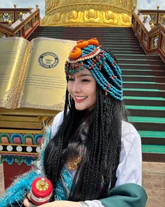 Stunning Year-End Recap: Saigon Influencer Captivates with Glamorous New Photoshoot - image 4