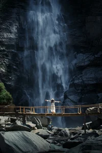Hang Te Cho Waterfall: A Majestic Hidden Paradise for Adventure Seekers - image 1