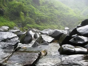 Hang Te Cho Waterfall: A Majestic Hidden Paradise for Adventure Seekers - image 2