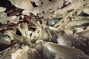 Exploring the World’s Most Breathtaking Caves: A Journey Into Earth's Most Stunning Underground Geological Wonders and Hidden Landscapes - image 1