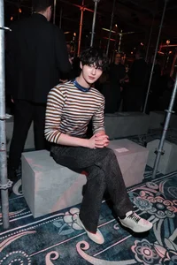 Analyzing K-Pop Fashion: Karina’s Refined Elegance and the Dynamics of Idol Style Critiques - image 5