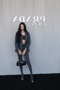 Analyzing K-Pop Fashion: Karina’s Refined Elegance and the Dynamics of Idol Style Critiques - image 1