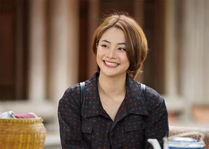 Discover the Captivating Style and Charisma of the Lead Actress from 'Vui len nao anh em oi' - image 6