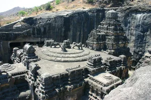 The Architectural Mystery of India: Exploring the Magnificent Kailasa Temple Carved from a Single Rock - image 4