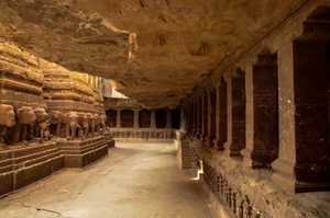 The Architectural Mystery of India: Exploring the Magnificent Kailasa Temple Carved from a Single Rock - image 5