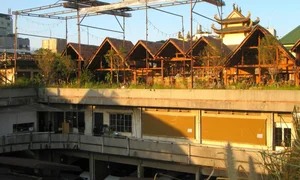 Hidden Gems of Saigon: Discovering a Unique Rooftop Cafe in an Abandoned Factory - image 4