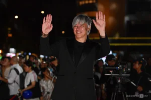 Red Carpet Elegance: Highlights from the Ho Chi Minh City International Film Festival Closing - image 1