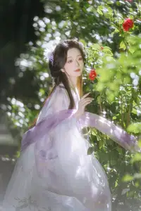 YiTuYu Vol.8633: Chi Yan Zai Zhe Li - Discover the Dreamy Ancient Fairy in the Deep Forest - image 0