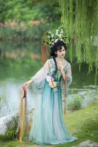 YiTuYu Art Language Vol.10403 Featuring Si Hua: A Comprehensive 21-Image Gallery Celebrating Professional Modeling and Creative Photography. - image 5