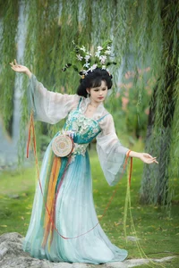 YiTuYu Art Language Vol.10403 Featuring Si Hua: A Comprehensive 21-Image Gallery Celebrating Professional Modeling and Creative Photography. - image 4