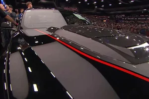 First 2026 Ford Mustang Dark Horse SC Track Pack Special Edition: A 700HP Supercharged V8 Muscle Car Masterpiece Sold for Over $1.3 Million - image 3