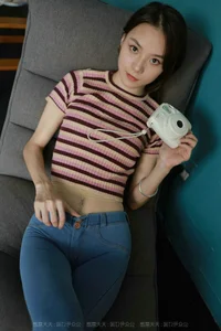 Xiaoliu IESS Fashion Gallery: Exploring the Denim and Stockings Aesthetic - image 7