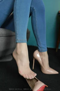 Xiaoliu IESS Fashion Gallery: Exploring the Denim and Stockings Aesthetic - image 48