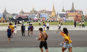 Experience the Vibrant Songkran Water Festival in Bangkok: A Complete Guide to Thailand's New Year - image 6