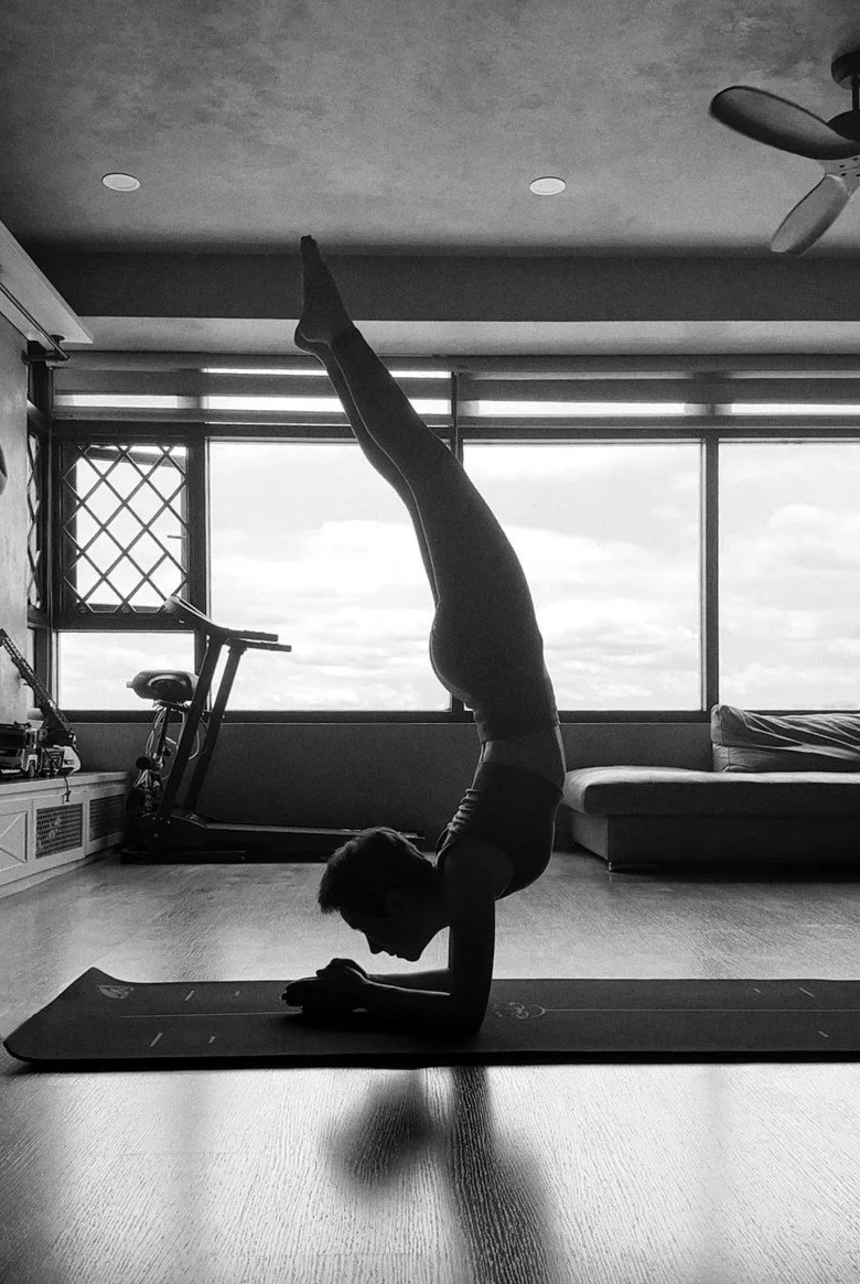 Discover the Secrets of the Yoga Goddess: Maintaining Stunning Beauty and Fitness After Motherhood