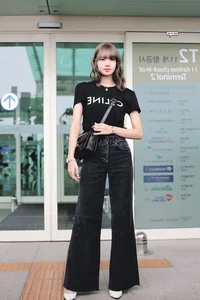 Lisa’s 10-Year Style Evolution: From K-pop Star to Global Fashion Icon - image 0