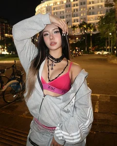 Lingerie as Outerwear: How Vietnamese Fashion Icons Are Mastering the Bold Visible Bra Trend - image 9