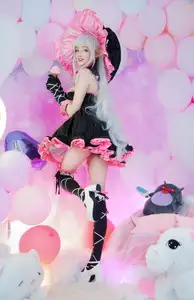 Discover the enchanting world of Coser Hidori Rose as Melty du Granite (32P) in stunning detail - image 2