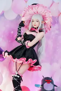 Discover the enchanting world of Coser Hidori Rose as Melty du Granite (32P) in stunning detail - image 0