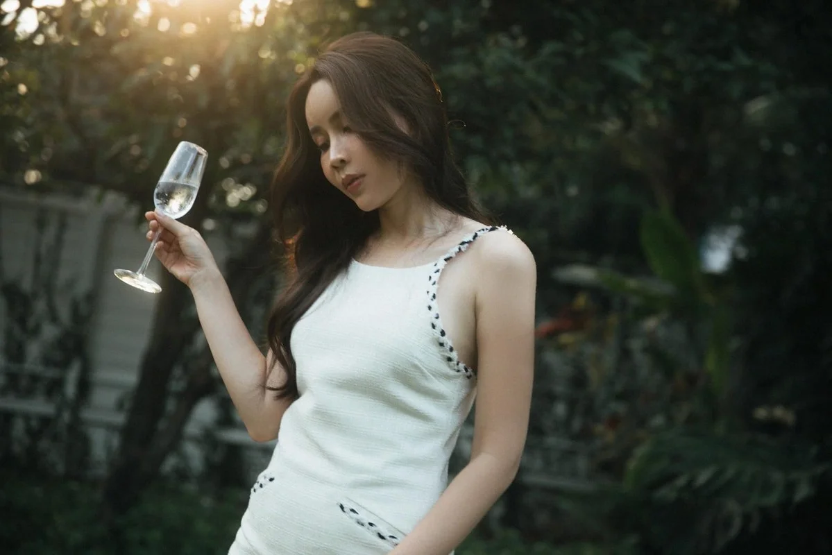 Lưu Hương Giang’s Radiant Transformation and Timeless Elegance Following Personal Challenges
