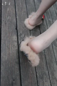 IESS Silk Bento 035: Model YY in Ultra-Thin Stockings and Leather Slippers - image 16