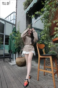 IESS Silk Bento 035: Model YY in Ultra-Thin Stockings and Leather Slippers - image 7