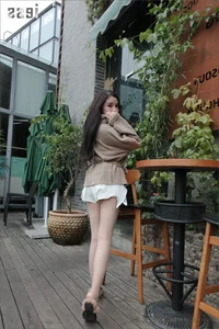IESS Silk Bento 035: Model YY in Ultra-Thin Stockings and Leather Slippers - image 33