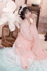 YiTuYu Art Language Vol.7843: Featuring the Stunning Xiao Su Su in a Professional Portrait Series - image 23