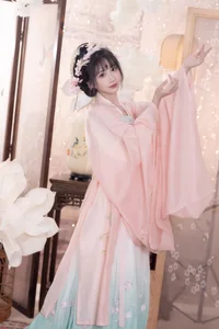 YiTuYu Art Language Vol.7843: Featuring the Stunning Xiao Su Su in a Professional Portrait Series - image 15