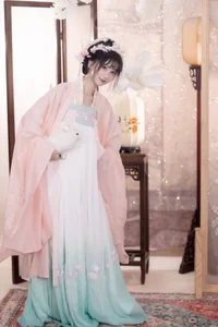 YiTuYu Art Language Vol.7843: Featuring the Stunning Xiao Su Su in a Professional Portrait Series - image 22