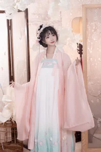 YiTuYu Art Language Vol.7843: Featuring the Stunning Xiao Su Su in a Professional Portrait Series - image 4