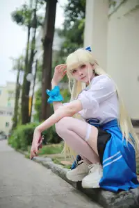 Coser Uesugi Erika Transforms into Asuma Toki in Captivating Blue Archive School Uniform (47P) - image 18