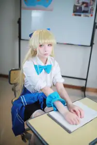 Coser Uesugi Erika Transforms into Asuma Toki in Captivating Blue Archive School Uniform (47P) - image 11