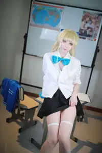 Coser Uesugi Erika Transforms into Asuma Toki in Captivating Blue Archive School Uniform (47P) - image 6