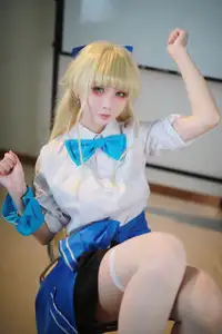 Coser Uesugi Erika Transforms into Asuma Toki in Captivating Blue Archive School Uniform (47P) - image 10