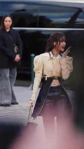 Lisa Blackpink Sets Trends in Bali with Bold Sheer Fashion and Chic Vacation Style - image 3