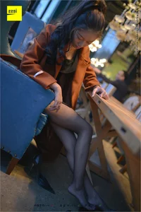 Timeless Beauty: Jing Jing in the Black Silk Legs Collection [IESS 209] - image 50