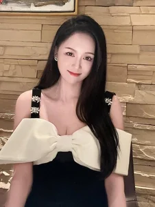 Ageless Beauty Joe Chen Shares Heartwarming Moments with Husband Alan Chen in New Photos - image 2