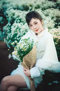 VGU No.191 1000024575: A Girl's Gentle Charm Amidst Pristine White Daisies in Winter. - image 7