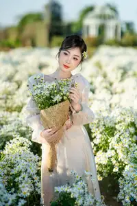 VGU No.191 1000024575: A Girl's Gentle Charm Amidst Pristine White Daisies in Winter. - image 2