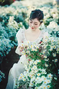VGU No.191 1000024575: A Girl's Gentle Charm Amidst Pristine White Daisies in Winter. - image 4