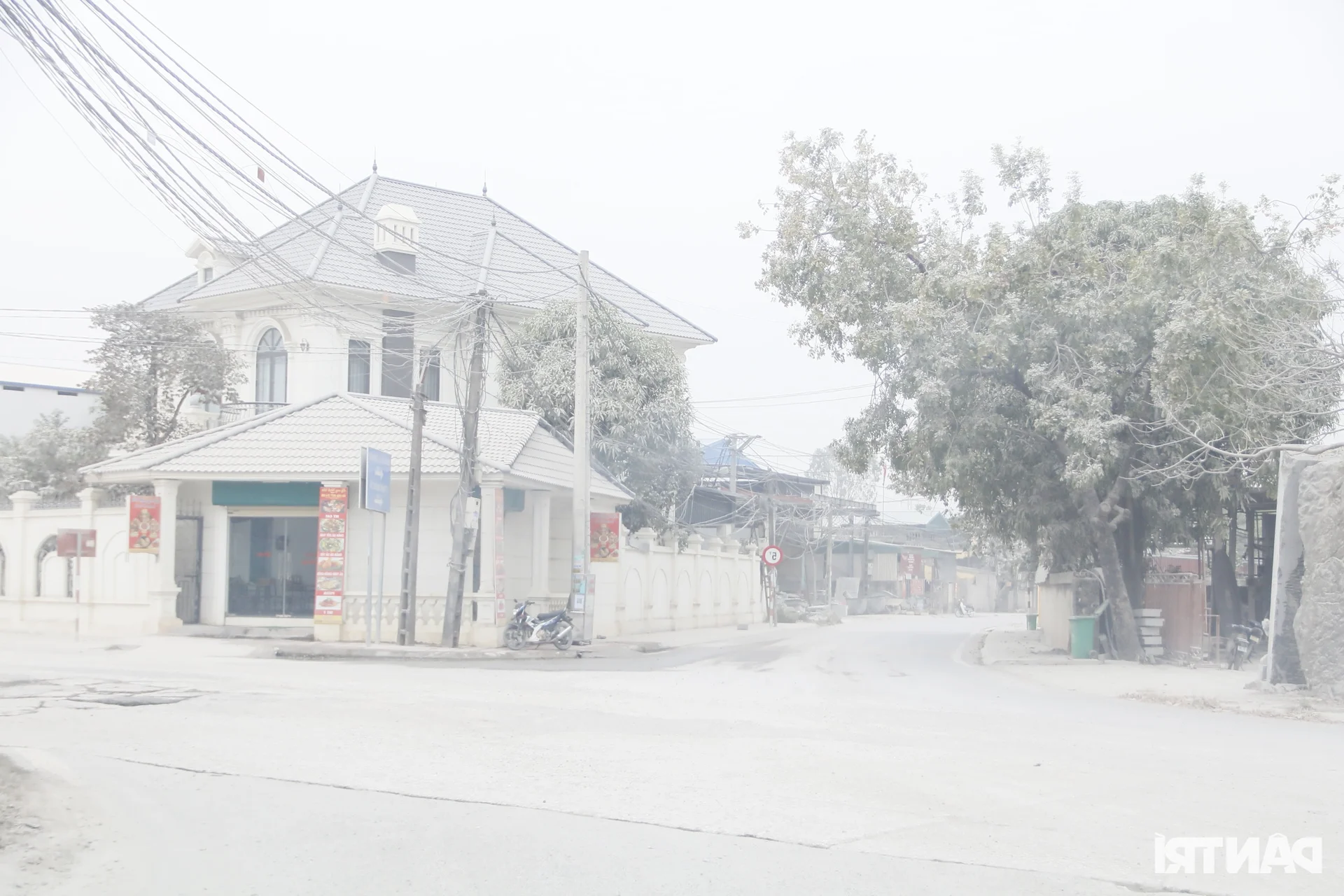 Environmental Challenges: The Dusty Village in the Heart of a Heritage City